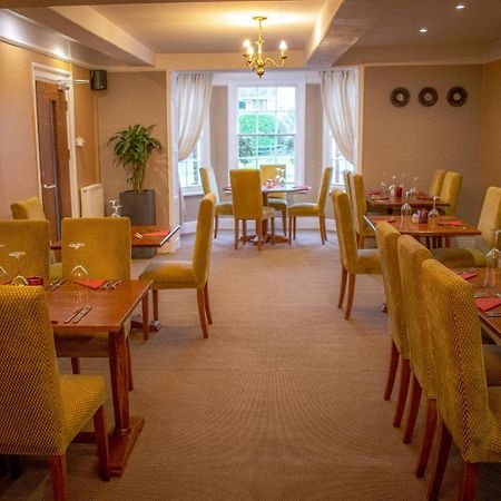 The Lion Hotel Llansantffraid-ym-Mechain Экстерьер фото
