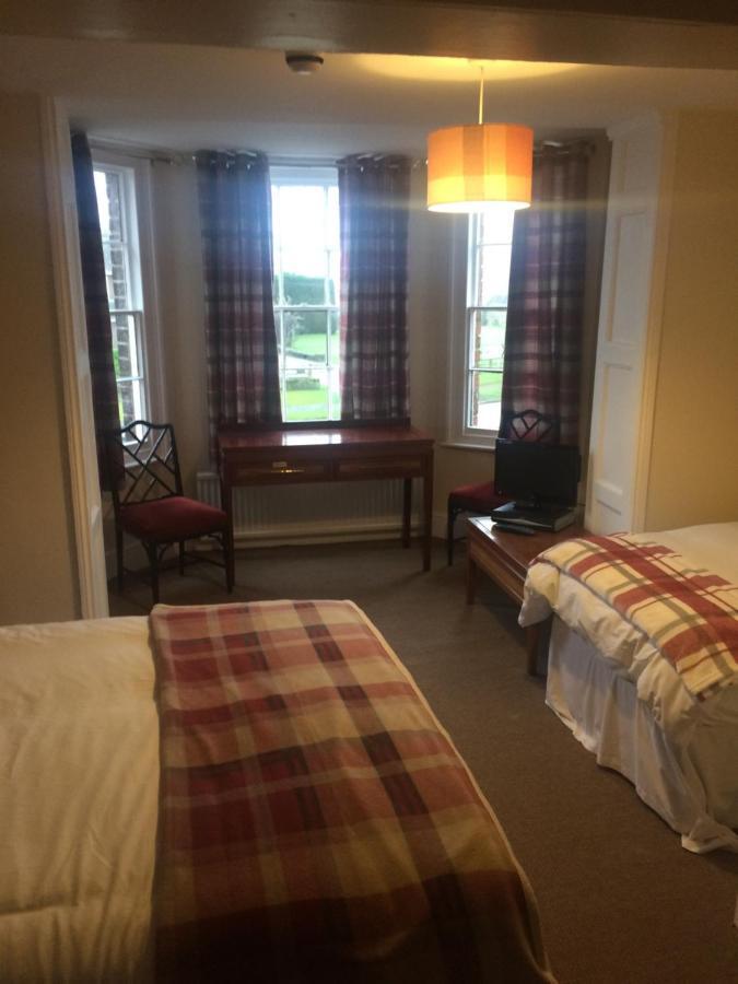 The Lion Hotel Llansantffraid-ym-Mechain Экстерьер фото